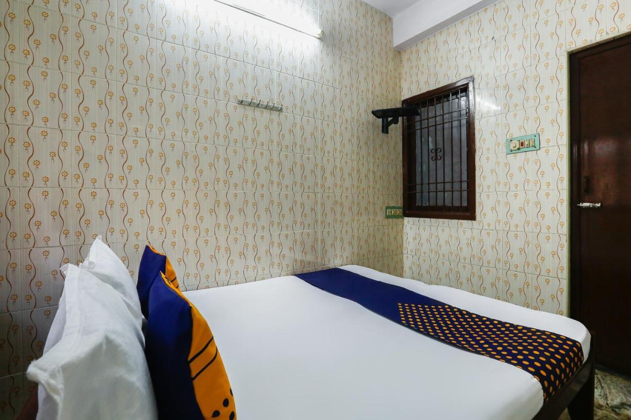 Spot On 49026 Ams Hotel